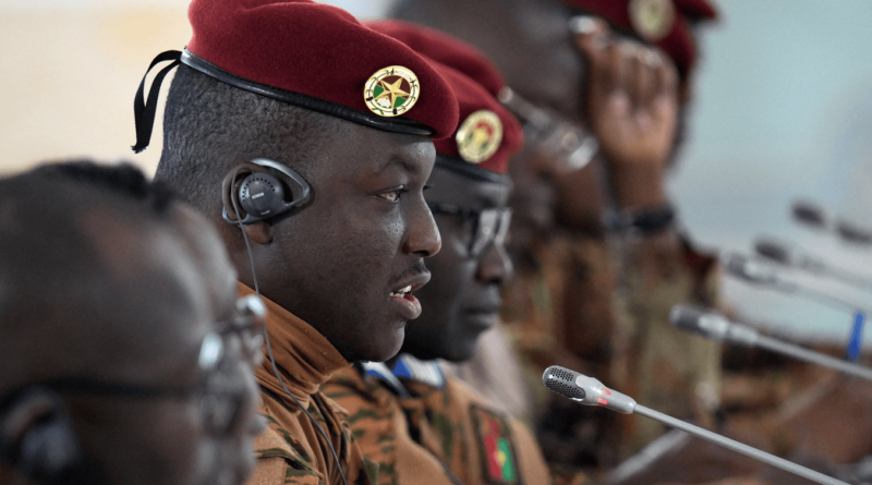 Burkina Faso: plusieurs officiers, dont l’ancien président Damiba, radiés de l’armée