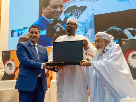 Mahamat Idriss Déby reçoit le Prix africain de la paix 2026 à Nouakchott
